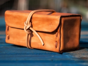 Dopp Kit, Unieke handgemaakte leren toilettas, functioneel en mooi - iDOON, Paulus, leer en canvas