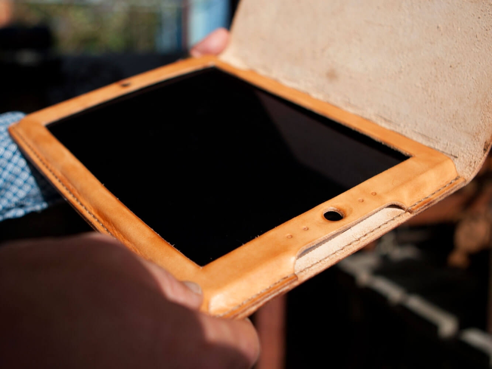 iPad Air 2 Hoes, Unieke handgemaakte leren hoes, functioneel en mooi - iDOON, Paulus, leer en canvas