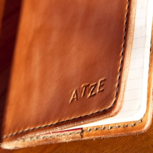 Notitieboekje-custom, Uniek handgemaakt leren hoesje, functioneel en mooi - iDOON, Paulus, leer en canvas