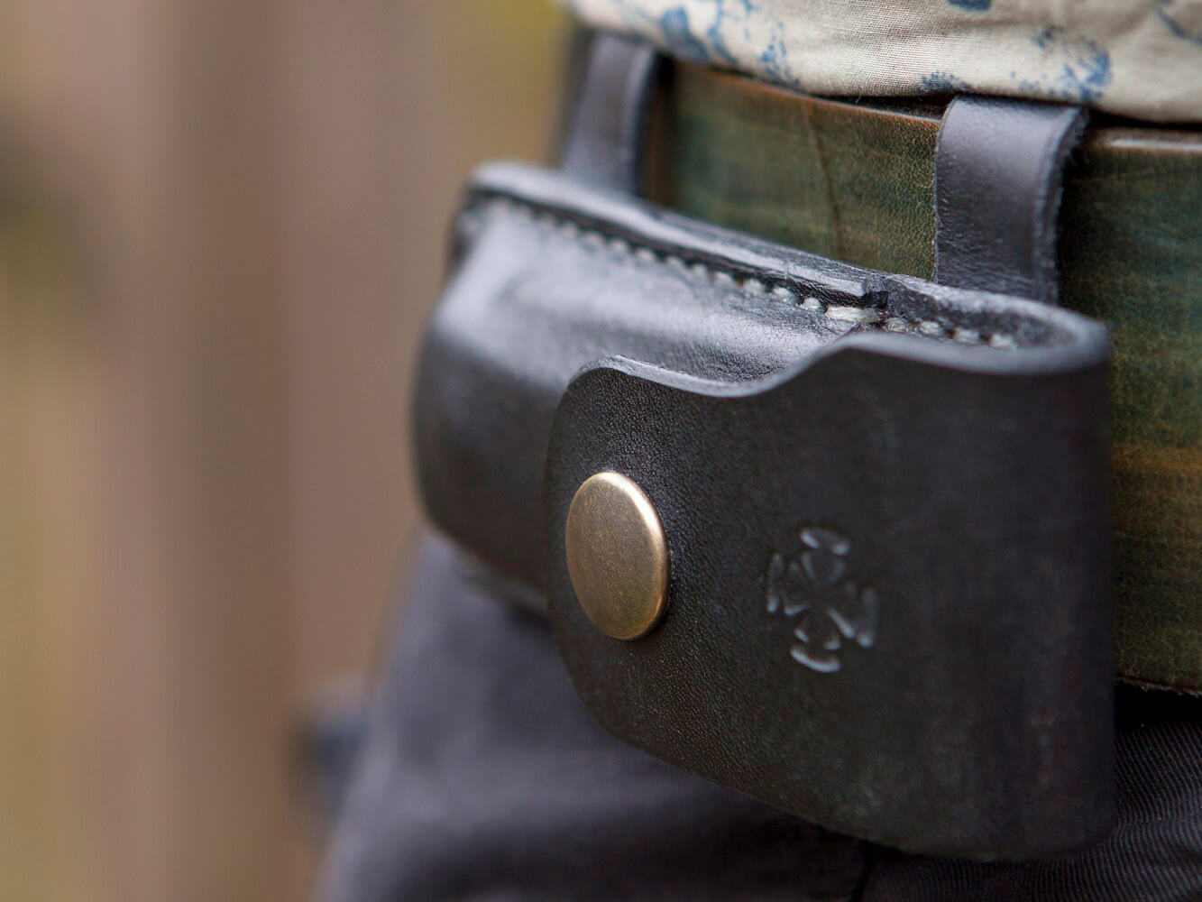 Riemhoesje fallkniven u2, Unieke handgemaakt leren meshoesje, functioneel en mooi - iDOON, Paulus, leer en canvas