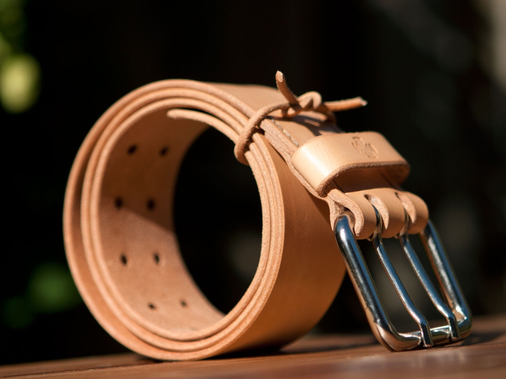 Riem met dubbele doorn, Unieke handgemaakte leren riem, functioneel en mooi - iDOON, Paulus, leer en canvas